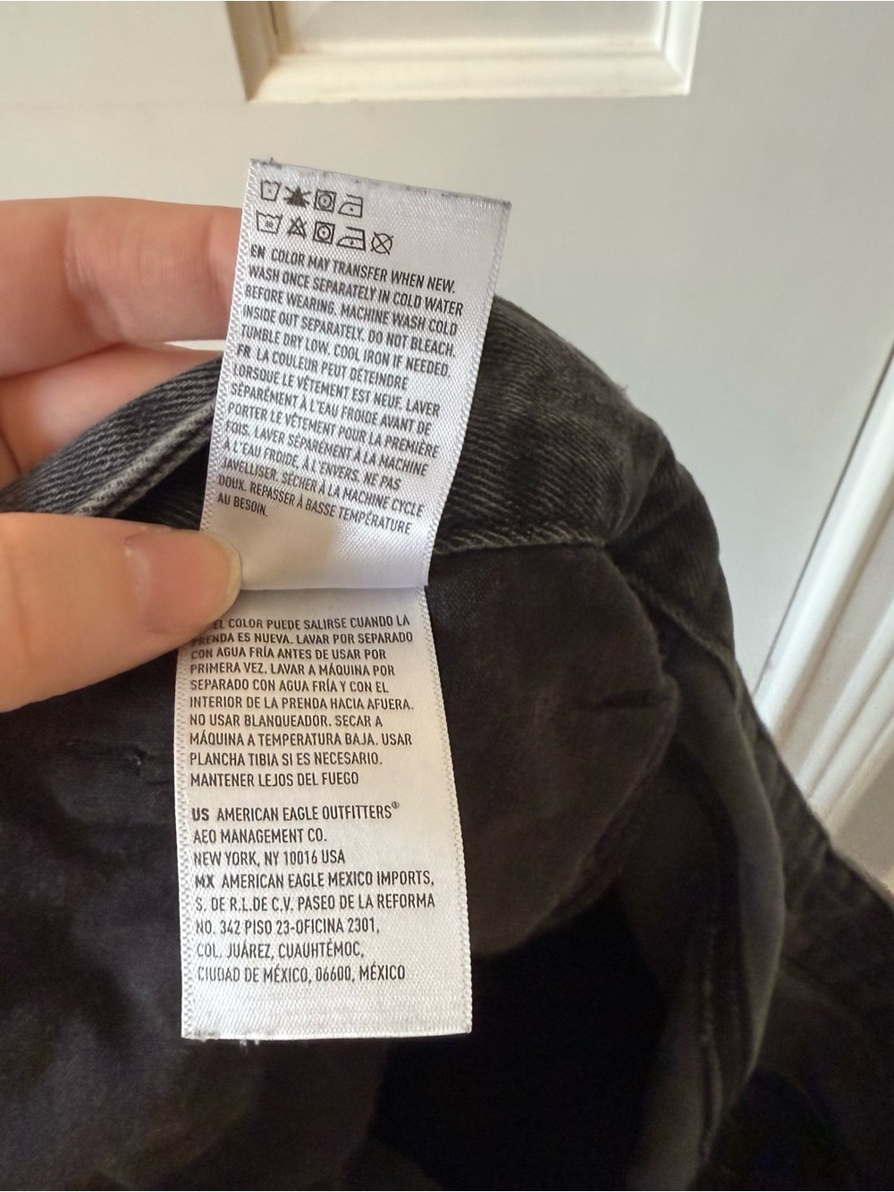 American Eagle Black Wash Curvy High Rise Mom Jeans Size 16 Short - Picture 9 of 12